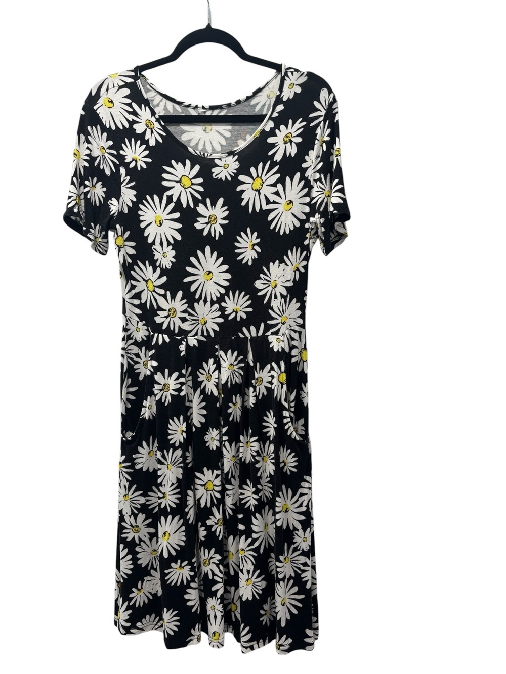 Women’s Black Daisy Print Swing Dress - Brand Unspecified - Picture 2 of 9